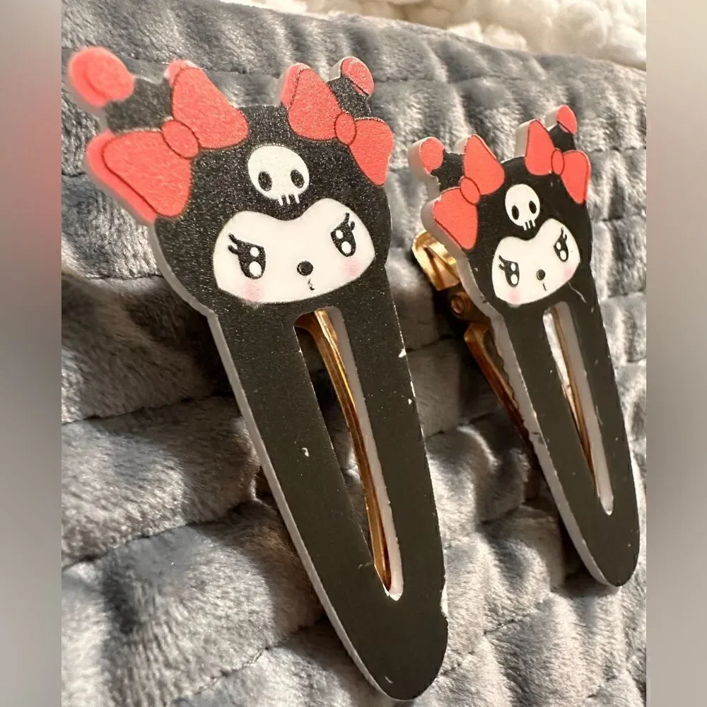New Sanrio Kuromi Hair Clips 2pcs – Gothic Red Bow Acrylic Barrettes